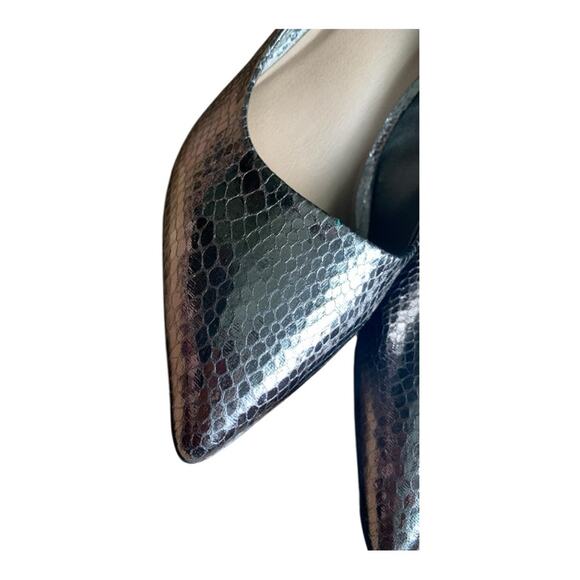 Torrid size 8.5 pewter silver pointed toe pumps silver heels snakeskin texture - Picture 3 of 12